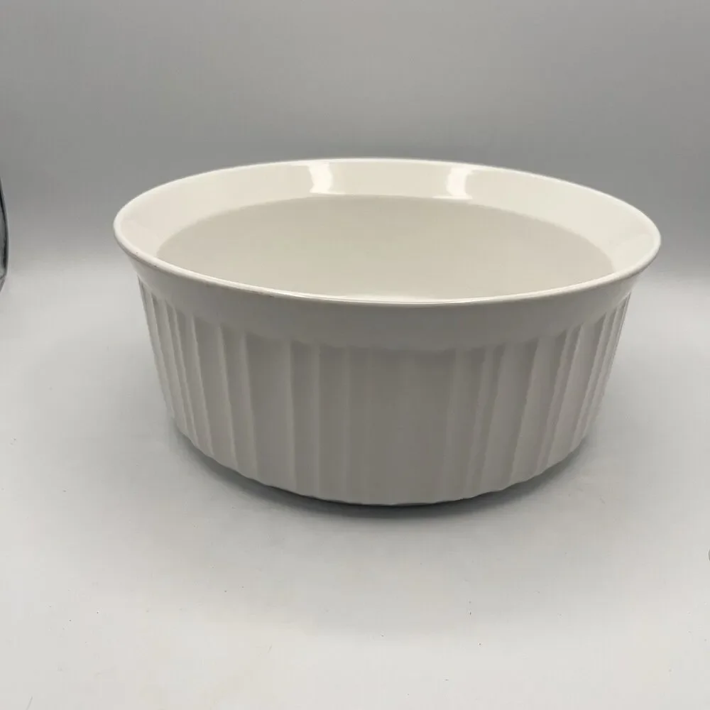 Corning Ware French White 2. 5 Quart Stoneware Round Casserole Baking Dish USA